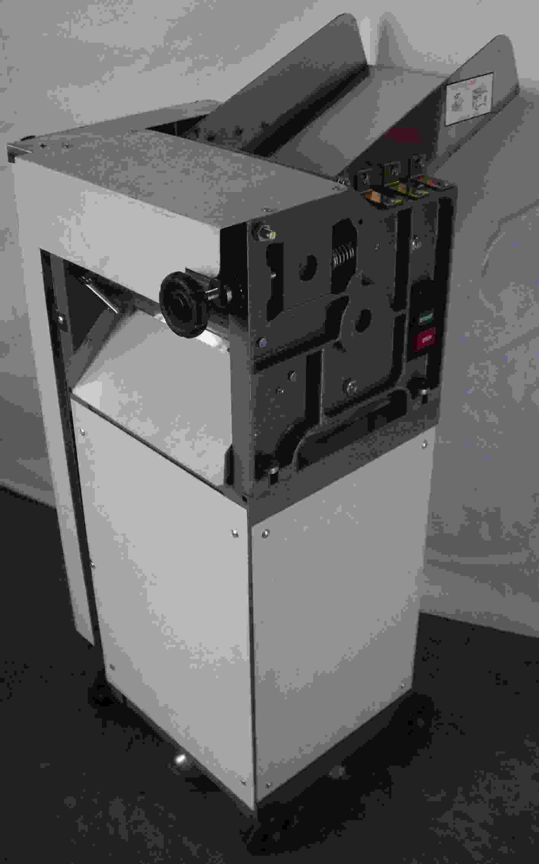 SYSK-SK-302-36	直立式壓麵皮機-36CM